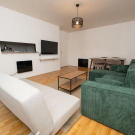 Spacious 2 bedrooms,4-8 people ,12mn Disney ,Free Private Parking , balcony, מלון במונטבראן