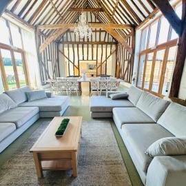 Viesnīca New Luxury barn with pool table nr southwold 
