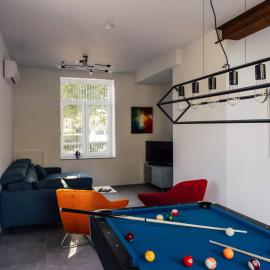 Le Surdan, hotel u gradu Bassenge
