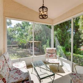 Couple’s Getaway Near Historic Downtown Venice!
