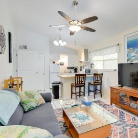 < 1 Mi to Nokomis Beach: Tranquil Couple’s Retreat