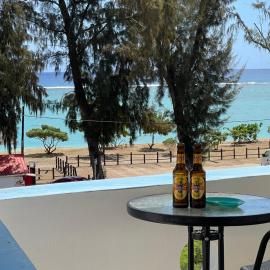 Spacious 3 bed seaview apartment