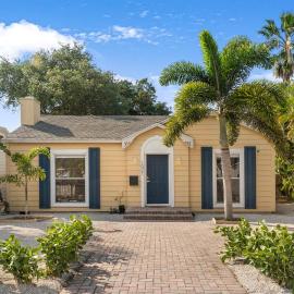 Incredible 3br Home with Yard near Beach and Downtown