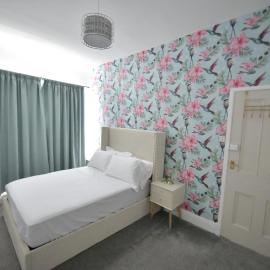 Spacious and Cosy Double Room Stockport, hotel in Stockport