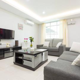 Hin Loi Homes، فندق في كوتا كينابالو