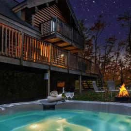 LOG CABIN w HOT TUB, BEACH access, near of TREMBLANT, hotel en Labelle