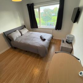 Cosy room 2 Gatwick, hotel in Crawley