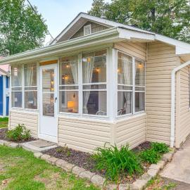 Cozy Cottage Just 2 Blocks From the River!, hotel u gradu 'Colonial Beach'