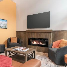 Vibrant Home with Hot Tub AC & 2 Car Garage, hotel v destinácii Driggs