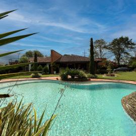 exclusive villa - private pool, luxury and comfort, hotel u gradu Armenija