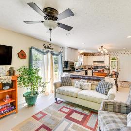 4 Mi to Erie Canal Park: 1BR w/ Trail Access, hotelli kohteessa Delphi