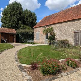 Gîte cosy en Val de Loire, proche Loire, Sologne, Sully/Loire - 1 ch, salon, cuisine, linge inclus - FR-1-590-30, hotell sihtkohas Guilly