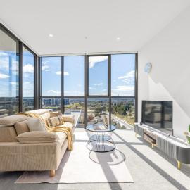 Sunny Central Woden Apt,Hospital, CIT , Pool, hotel in Phillip