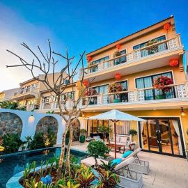 Hometown Retreat 6-Bedroom Pool Villa Hoi An