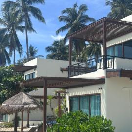 Chansi Beachresort, hotell i Tha Sala