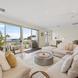 Summer Salt - Stylish Beachside Escape for Families, hotel in Hayborough