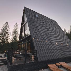 Black Chalet, hotel em Vartop