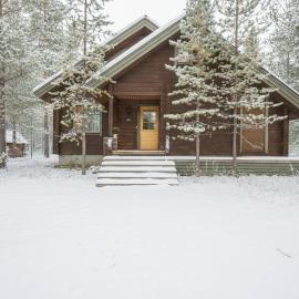 Koto Chalet Ski-In Ski-Out Hosted by Hygge Host
