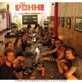 Pomme Hostel Restaurant & Bar - Private Sleeping Cabins, hotel sa Battambang