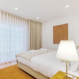 Vita Portucale ! Almada Trendy Retreat, hotel in Almada