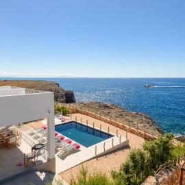 Villa Aguamarina by Villa Plus, hotel in Cala en Forcat
