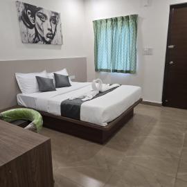 Hotel EVA, viešbutis mieste Gundipet