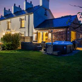 The Farmhouse at Corrstown Village