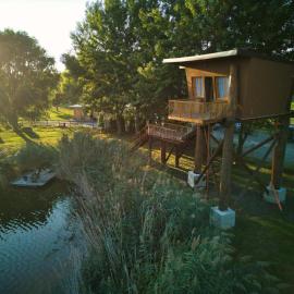 Ježibaba domček - Jezsibaba házikó, hotel in Biel