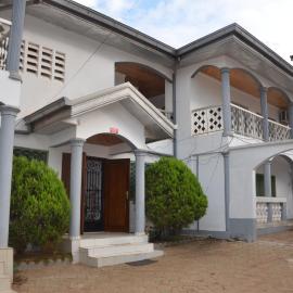 VICTOR & VICTORY GUEST HOUSE DAMAS-RAIL OBOBOGO Source, Hotel in Jaunde