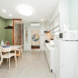 Spacious 3-Story House with 2 Baths, 7 min to Metro direct to Akihabara Ueno Ginza