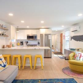 1 Min Walk to Water Town Patio and AC, hotel a Provincetown