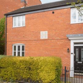 Sarah's House BBQ Parking 10mins To Alton Towers, hotel in Rocester