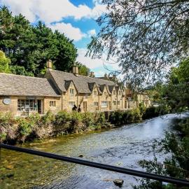 Bibury Riverside Cottage Grade II listed 6ppl, Hotel in Bibury