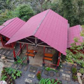 Happy Monkeys Village, hotell sihtkohas Sidomukti