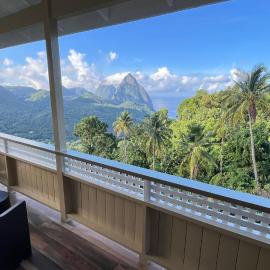 Tranquil Villas، فندق في سوفريير
