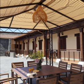 AT Casa El Lago, hotel u gradu Guijo de Coria
