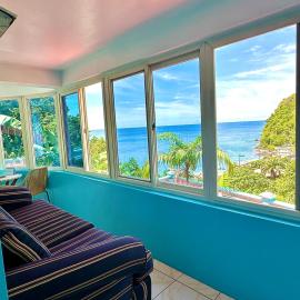 The Big Blue Condo, hotelli kohteessa Soufrière