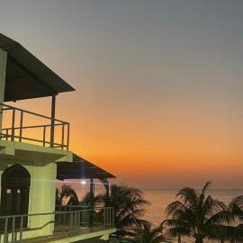 Trujillo sail club، فندق في تروخيو