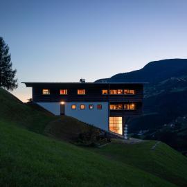 LA FUNDNEYT art & guesthouse, hotel in Laion