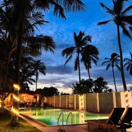 Nilaveli Hybrid Holiday Hotel、ニラヴェリのホテル