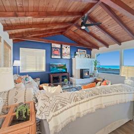 Sq Seaside Cottage, hotel in Sequim