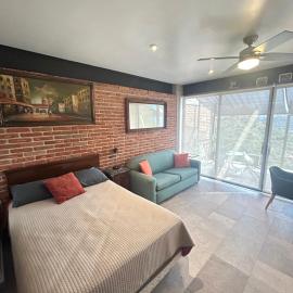 Brick Box Studio con Terraza, hotel en Hércules
