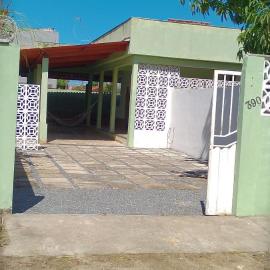 Casa confortável bem localizada