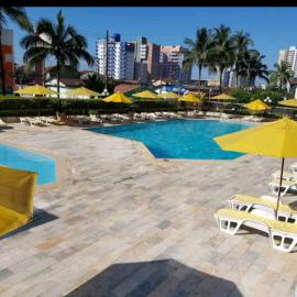 Apartamento T-44 com Vista para o Mar 50 metros da Praia Mongaguá Piscina Wi-Fi, hotel in Mongaguá