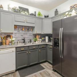 Stylish Condo with Garage, hotel di Clarksville
