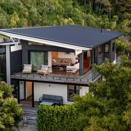 Bold & Beautiful- The Close 14a Paihia