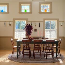 Restored Farmhouse Near Kezar Lake & Country Club、Lovellのホテル