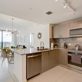 805MM DOWNTOWN DORAL CONDO 2 BEDROOMS & 2 BATHROOMS, hotel Miamiban