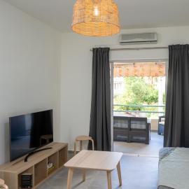 Vasiliki Coastal Apartment, hotel in Paralía Akrátas