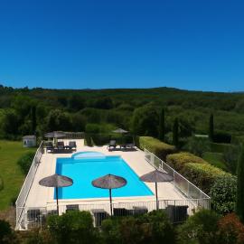 Hotel Restaurant Le Gardon - Pont du Gard, hotel di Collias